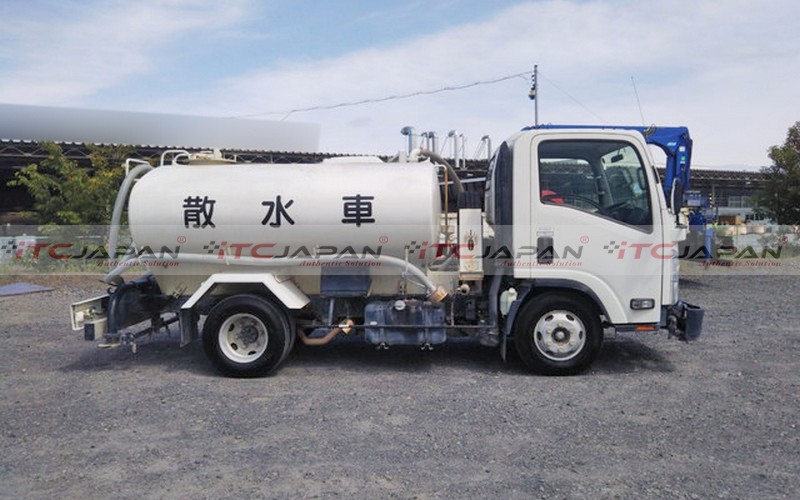 ISUZU Elf SPRINKLER TRUCK (2014)