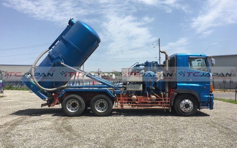 HINO PROFIA VACUUM DUMPER (2006)