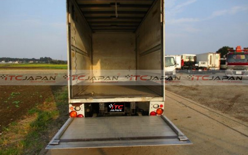 MITSUBISHI CANTER (2006)