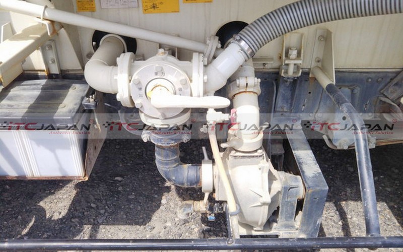 ISUZU Elf SPRINKLER TRUCK (2014)
