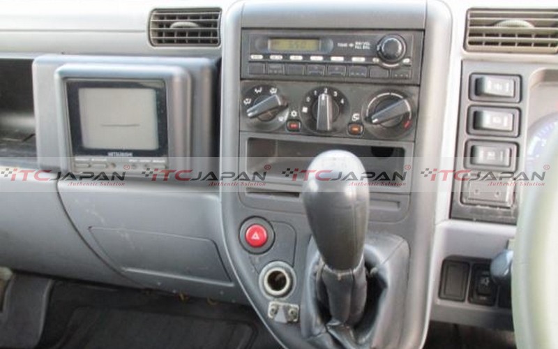MITSUBISHI CANTER (2006)