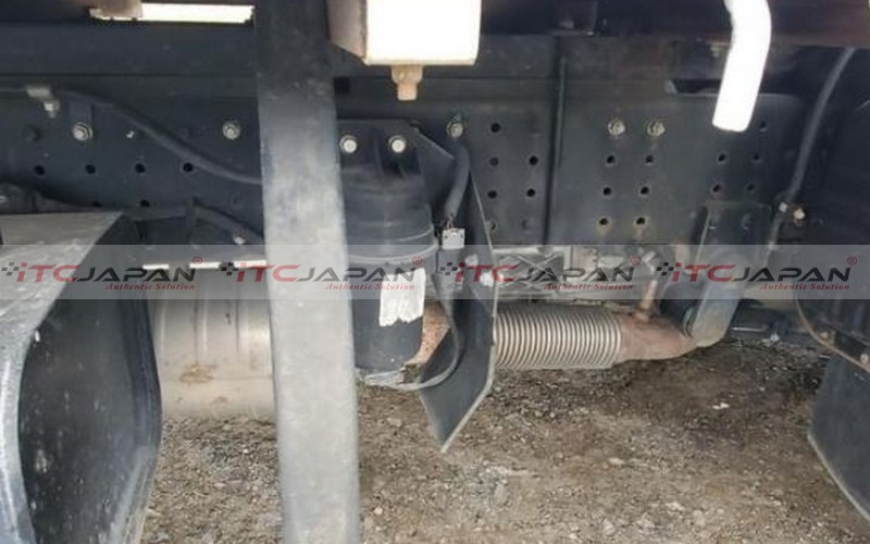 MITSUBISHI CANTER (2011)