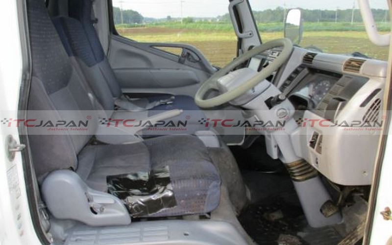 MITSUBISHI CANTER (2006)