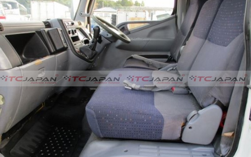 MITSUBISHI CANTER (2006)