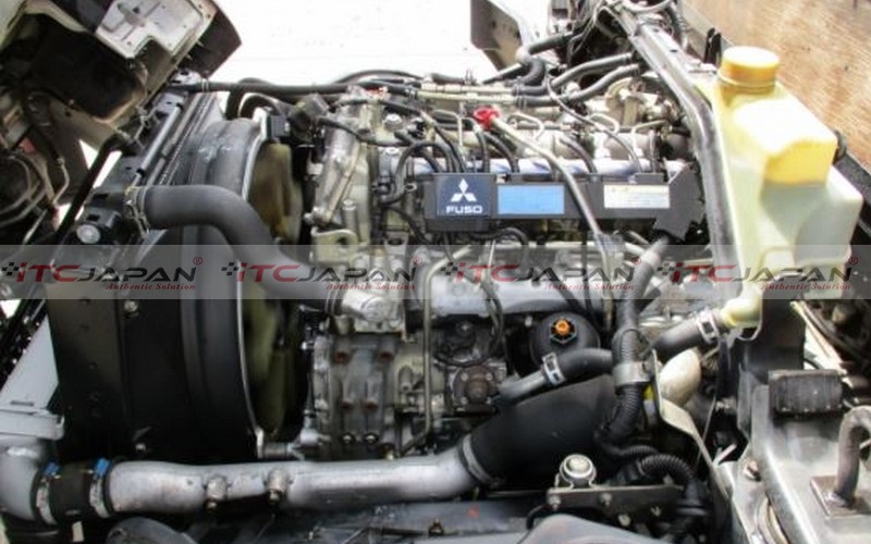 MITSUBISHI CANTER (2012)
