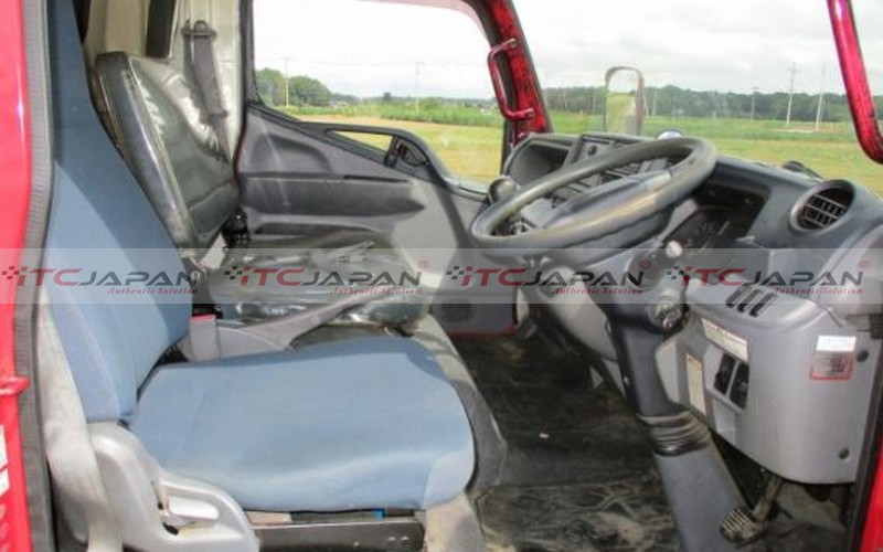 MITSUBISHI CANTER (2012)